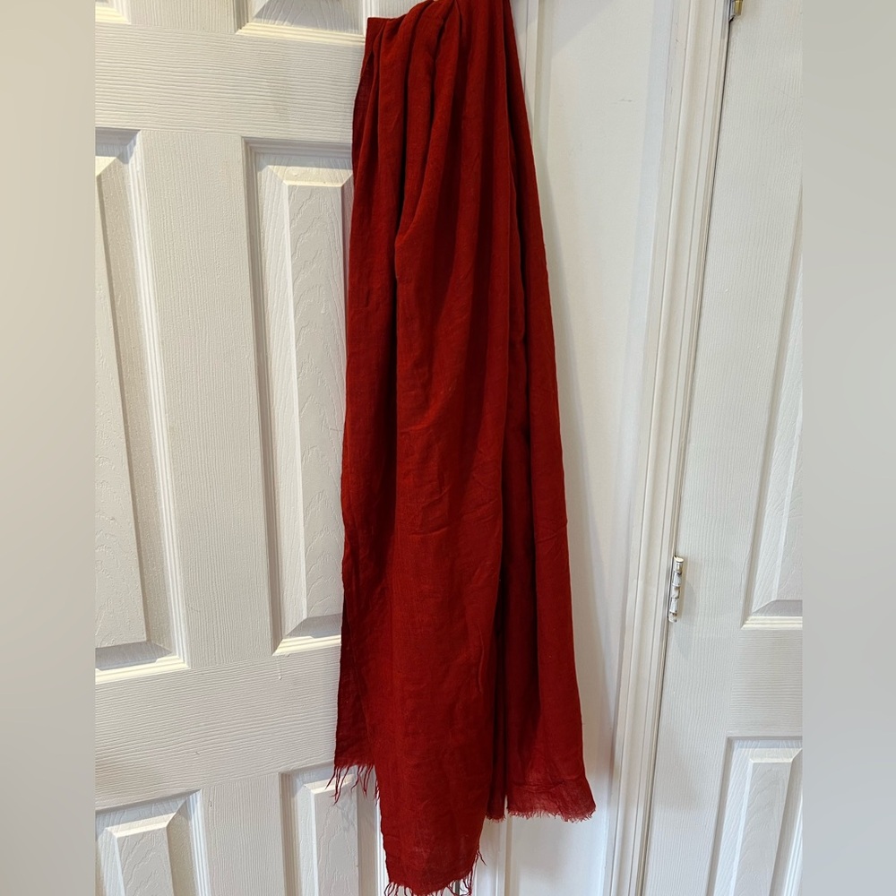 Oversized scarf very thin and comfy